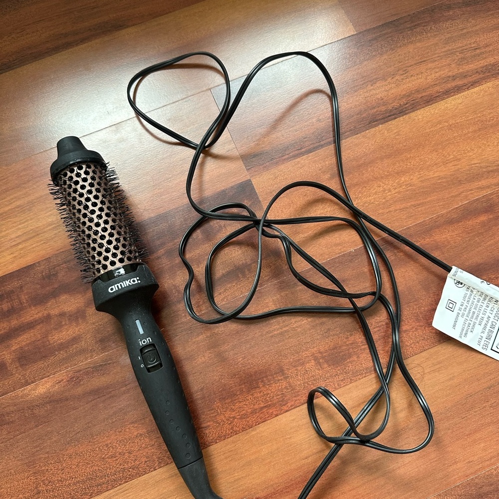 Amika blowout babe thermal brush - Picture 2 of 4